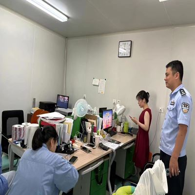 利港派出所至我單位開展防網(wǎng)絡(luò)謠言宣講活動